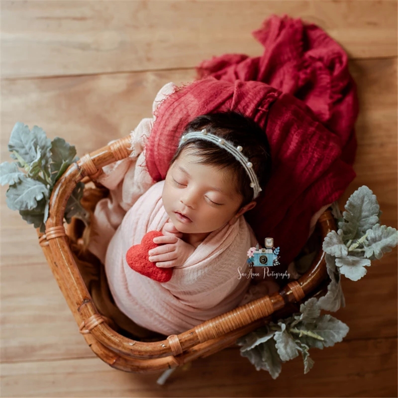 2023 реквизит для фотосъемки н – обзор и цена Baby Nursery Bed
